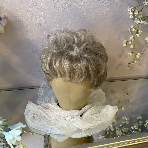 Paula Young Women’s Wig - Picture 2 of 4